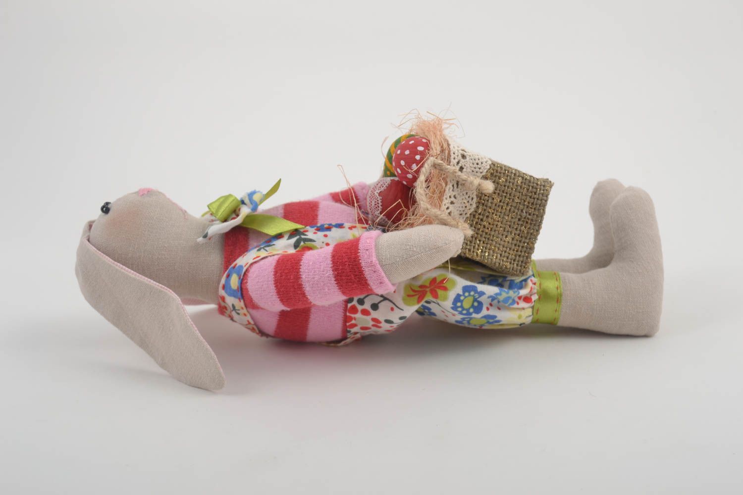 Muñeco de peluche juguete infantil coneja pascual artesanal regalo original foto 4