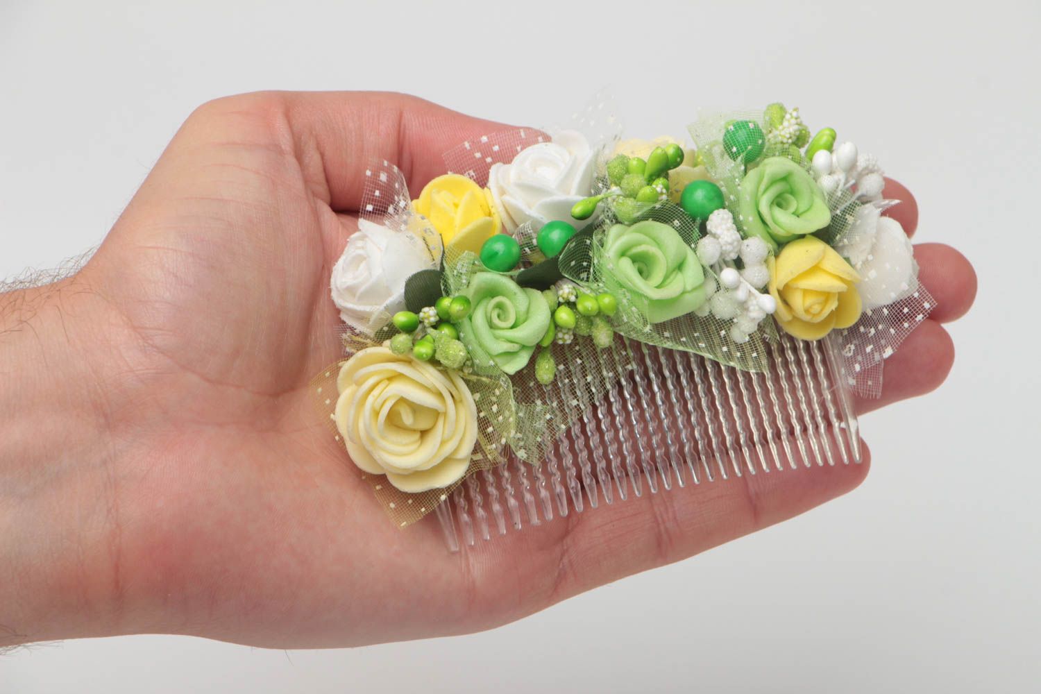 Peigne à cheveux avec fleurs vert-blanc-jaune fait main plastique original photo 5