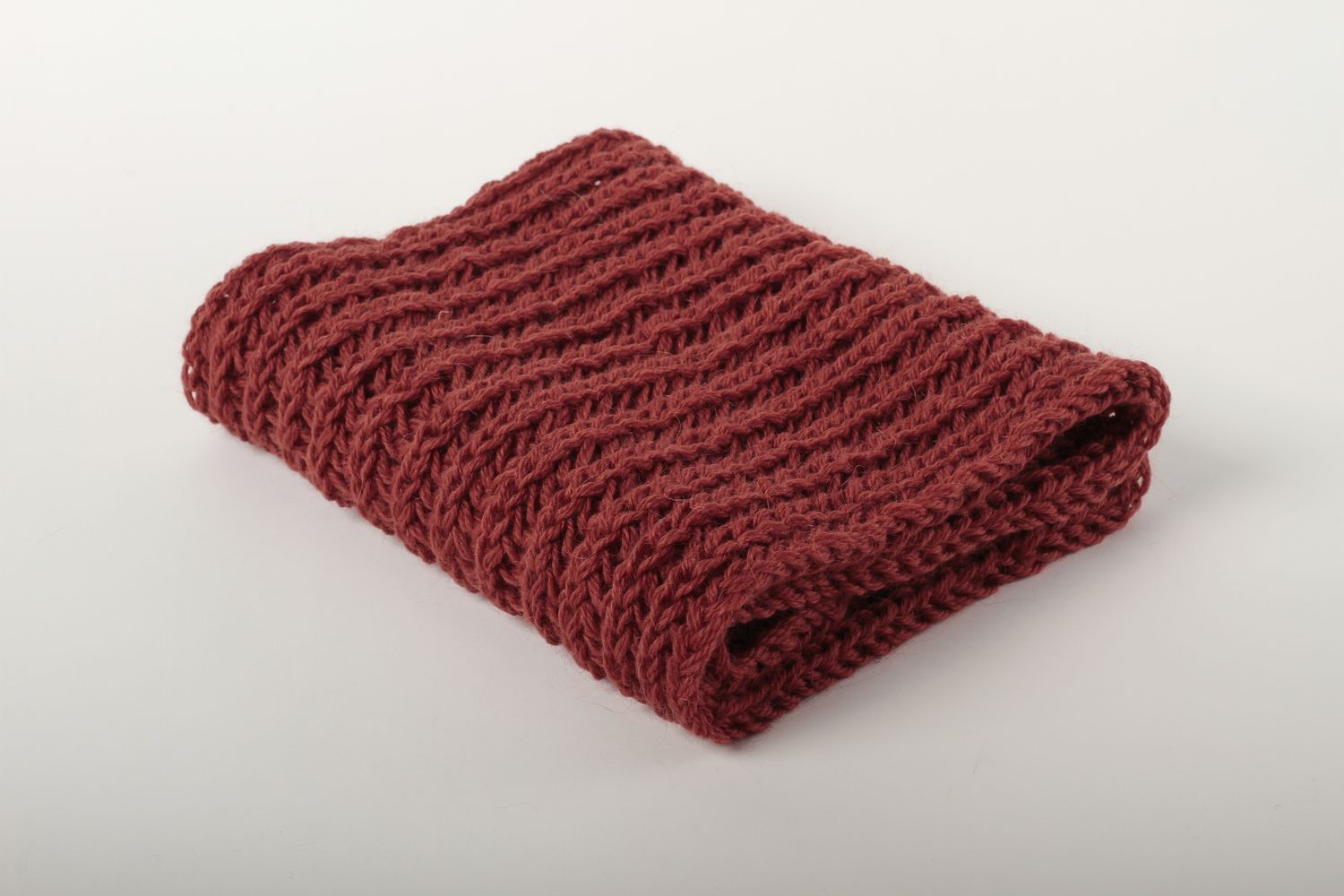 Бордовый шарф ручной работы шарф на шею широкий женский шарф симпатичный фото 3