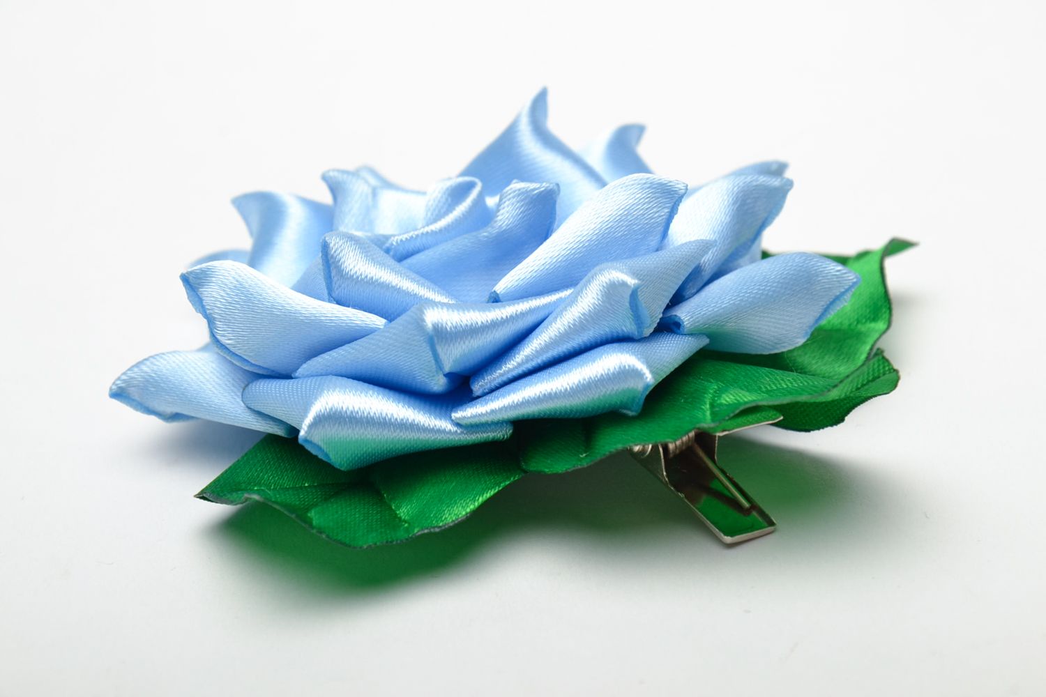 Нежная заколка для волос в технике канзаши Голубая роза фото 3