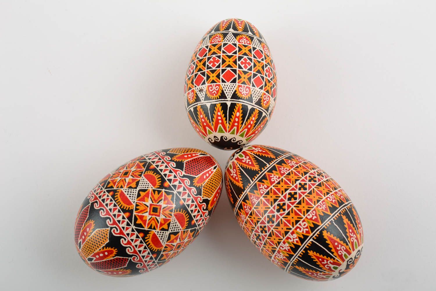 Расписные яйца набор из трех изделий красивые необычные подарок ручной работы фото 4