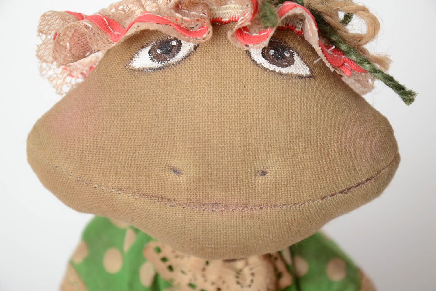 Ароматная кукла лягушка из хлопка с запахом кофе и ванили пошитая вручную фото 5