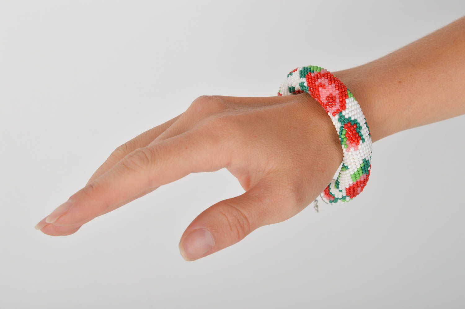 Handmade beaded cord bracelet roses in red, green, and white colors for women and girls photo 2
