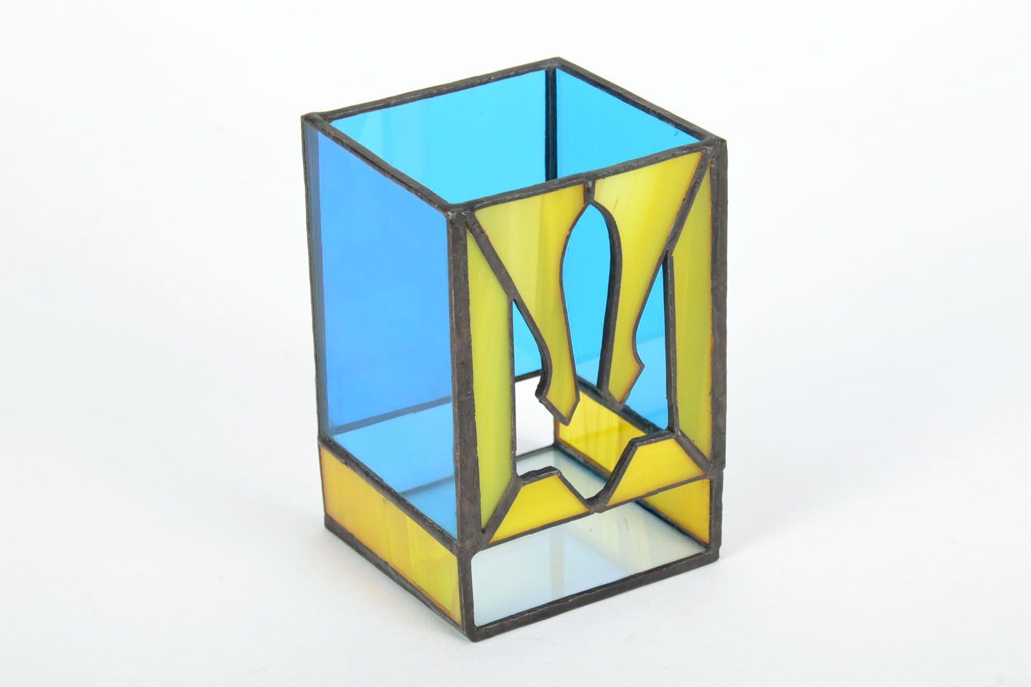 Candelero de vidrio de vitral con forma de tridente foto 3