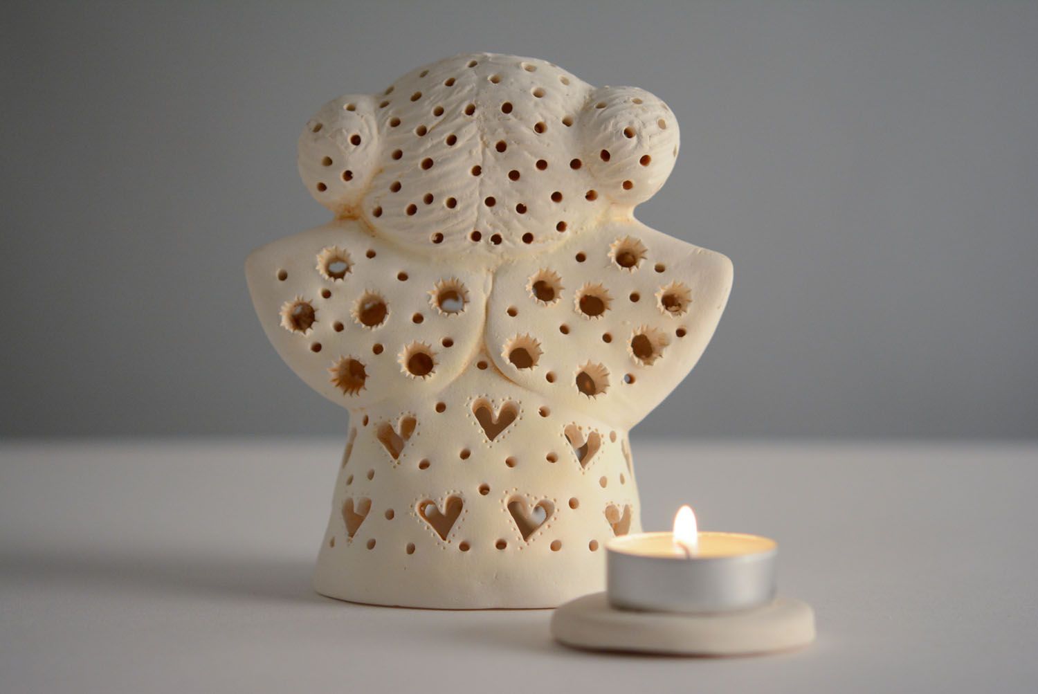 Ceramic candle holder in the shape of angel photo 4