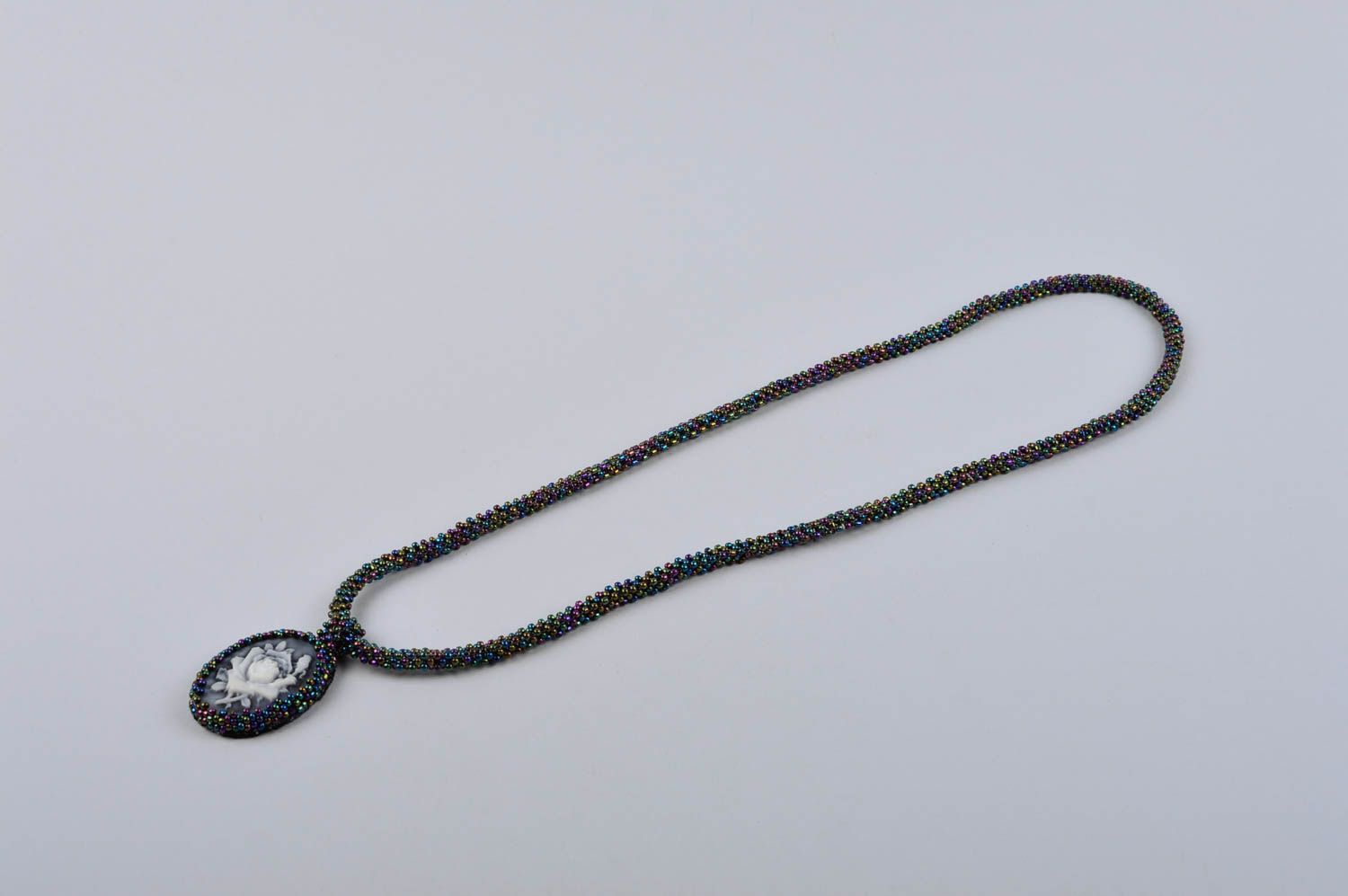 Колье из бисера украшение ручной работы ожерелье из бисера с подвеской фото 4