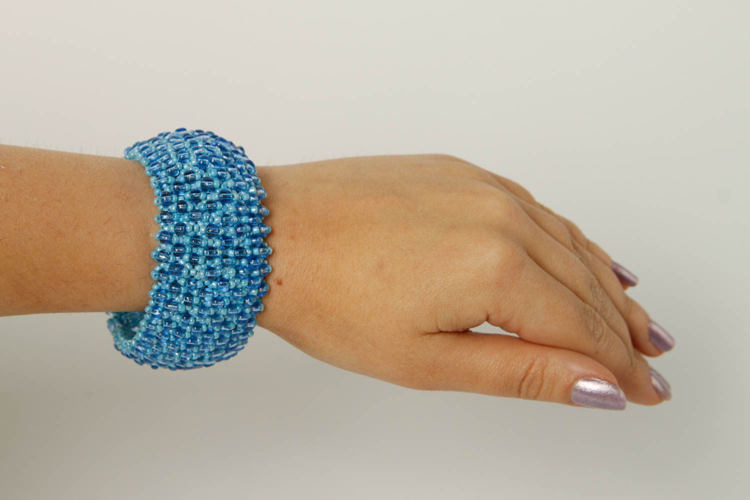 Модный браслет ручной работы браслет из бисера голубой модная бижутерия фото 2