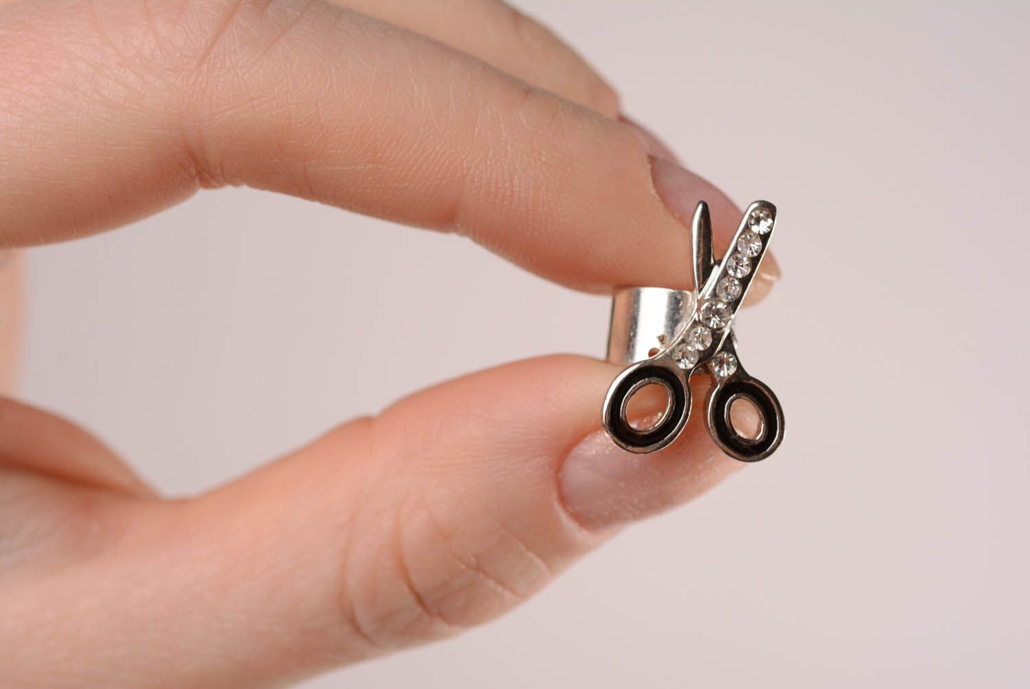 Designer's cuff earring Scissors photo 4
