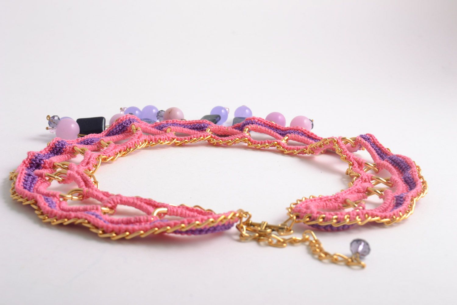 Beautiful handmade crochet cotton necklace with agate and crystal of pink color photo 4