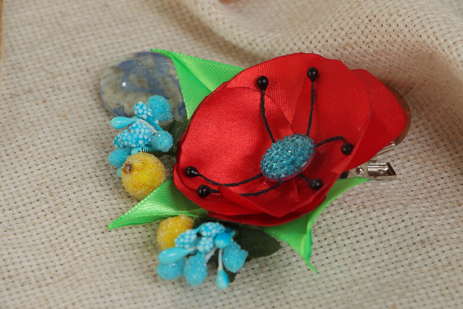 Pince à cheveux fleur rouge pavot en rubans de satin faite main de créateur photo 1