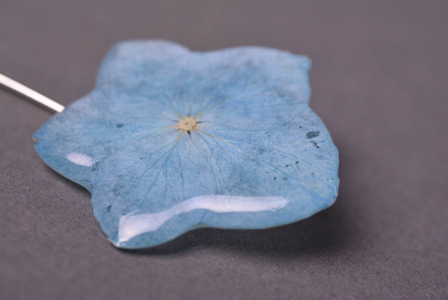 Broche fleur bleue Bijou fait main design élégant Cadeau femme original photo 4