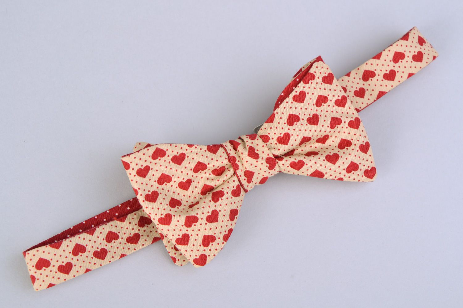 Handmade unusual bow tie sewn of cotton fabric with hearts pattern unisex photo 3