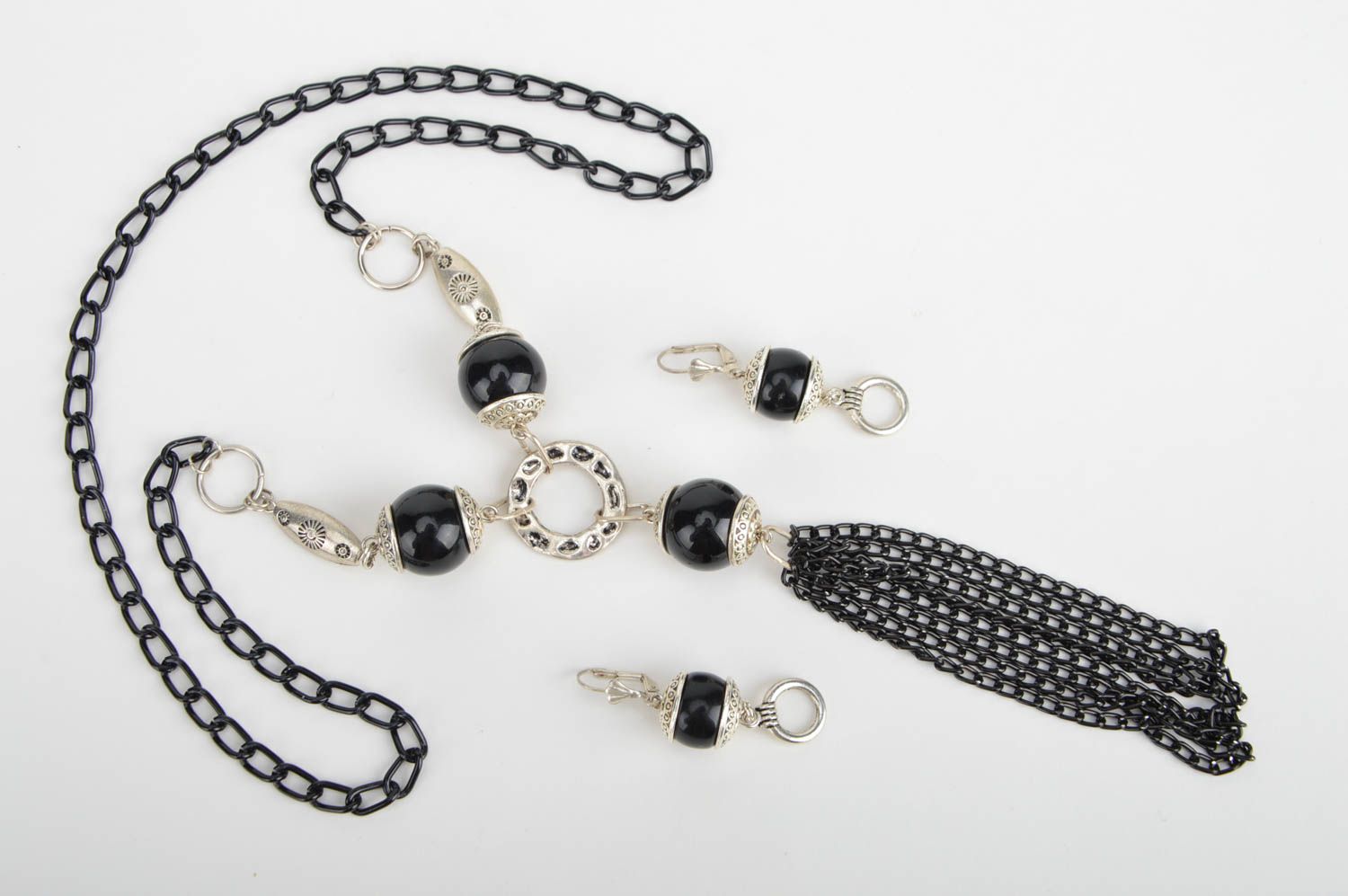 Handmade metal and black bead jewelry set small earrings and pendant necklace photo 5