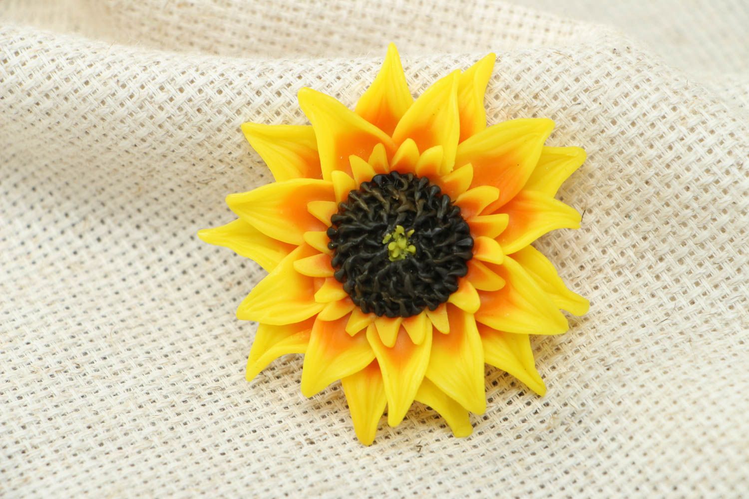 Women's plastic brooch in the shape of sunflower photo 1