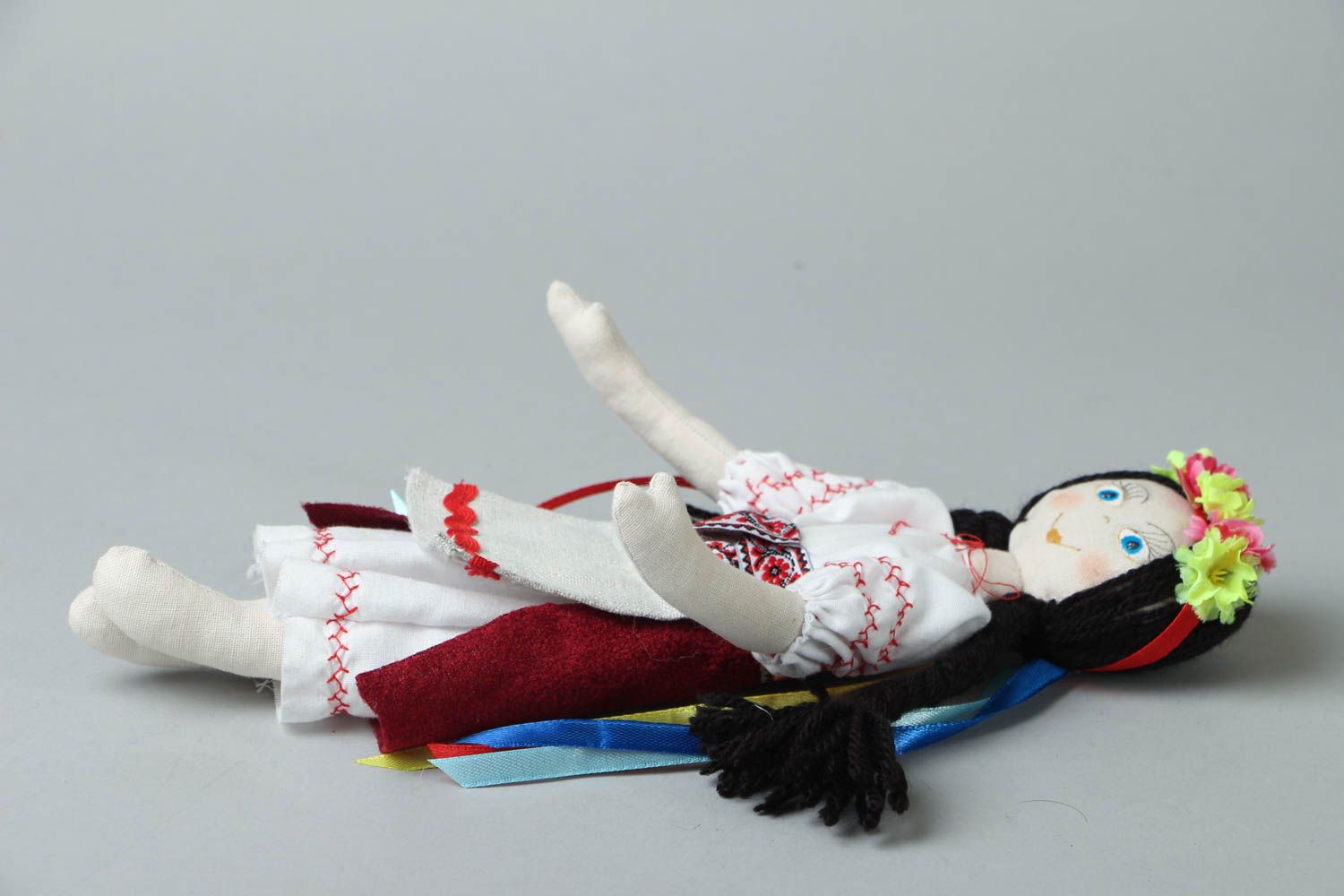 Kuschelige Puppe aus Textil foto 3