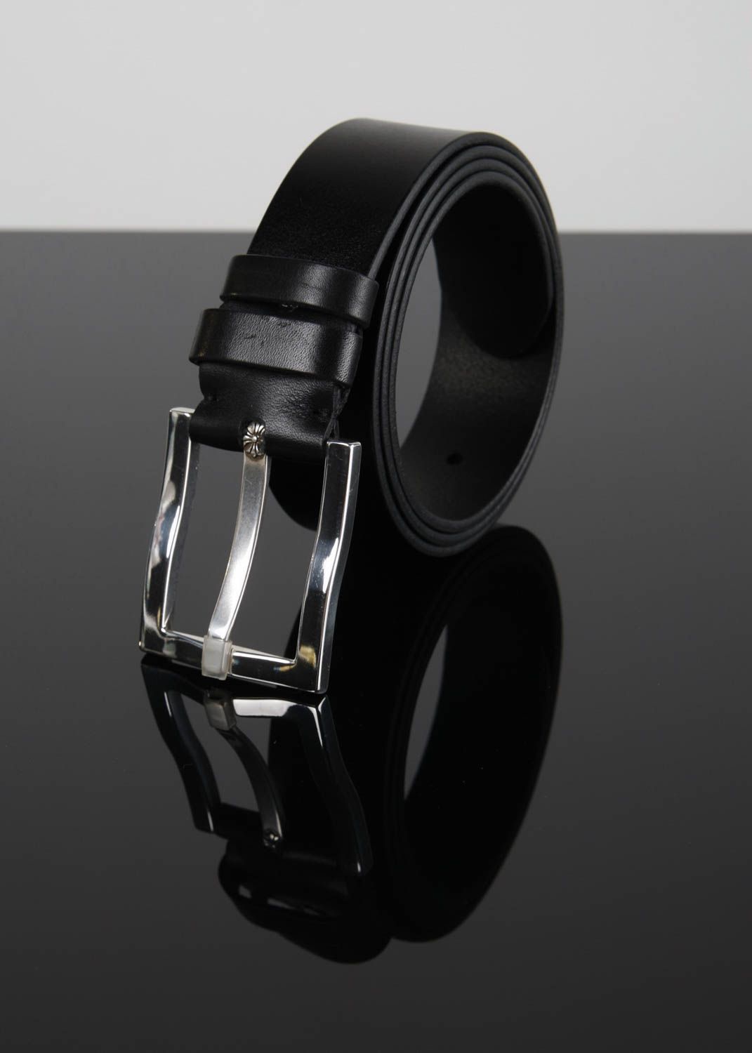 Cinturón de cuero natural negro ropa masculina artesanal ccesorio de moda foto 1