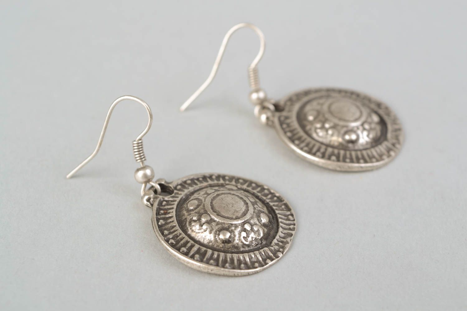 Round metal earrings Tartar Shield photo 4