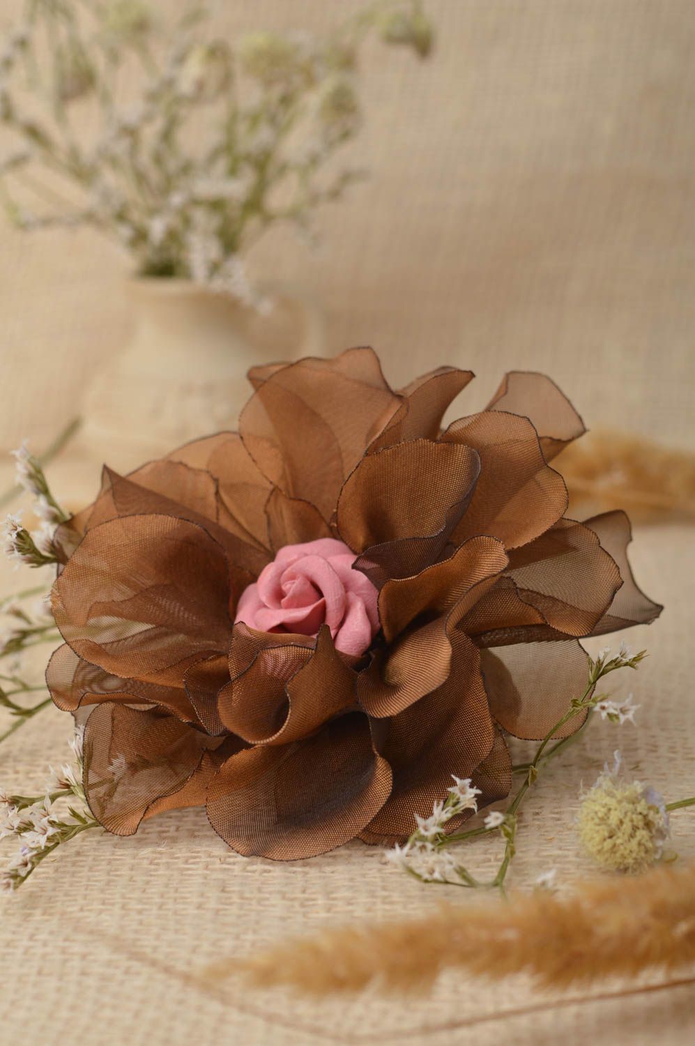 Broche artesanal con forma de rosa  pinza para el cabello regalo original foto 1