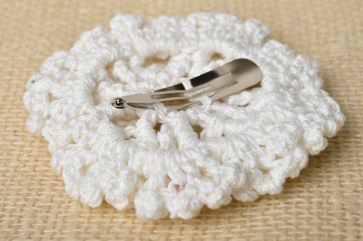 Handmade crocheted hair clip flower barrette for children handcrocheted barrette photo 2