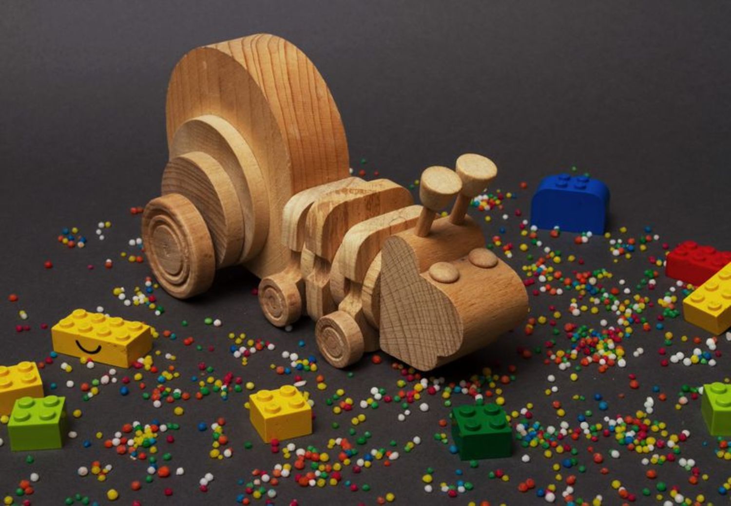 Caracol de madeira do brinquedo foto 1