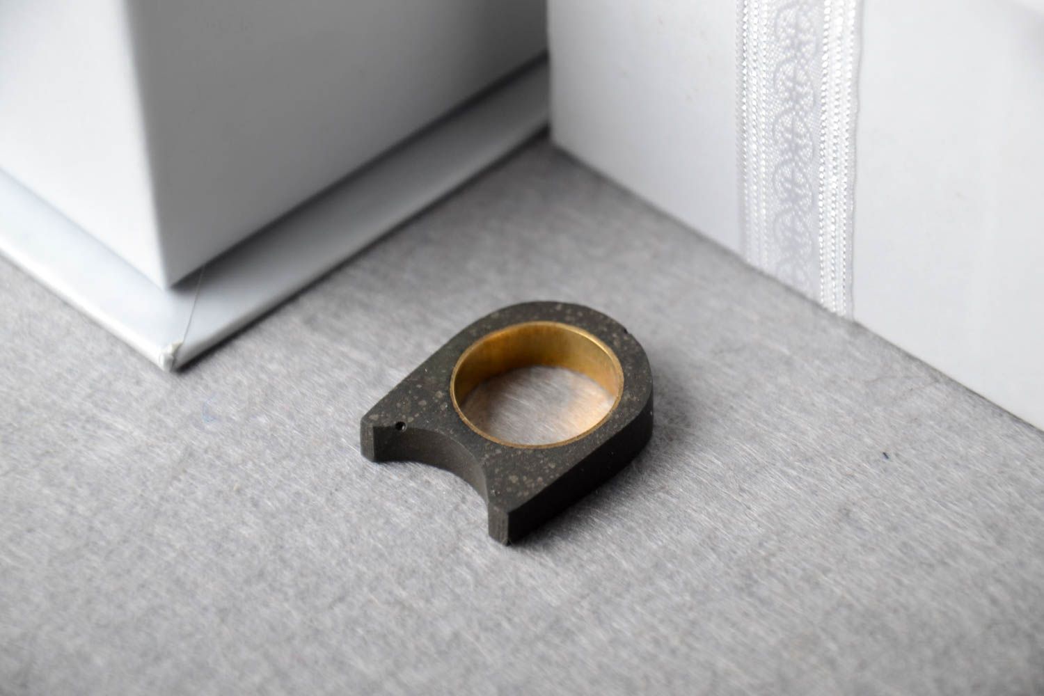 Handmade Schmuck ausgefallener Ring Schmuck aus Beton Accessoire für Frauen  foto 1