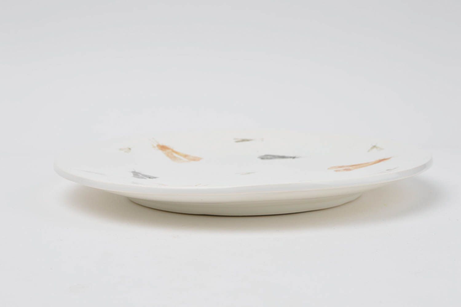 Белая тарелка ручной работы керамическая тарелка глиняная посуда с глазурью фото 3