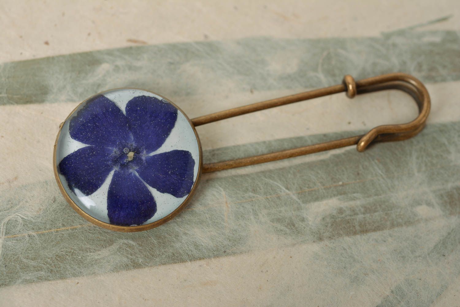 Brooch with flower in the epoxy resin handmade beautiful summer accessory photo 1