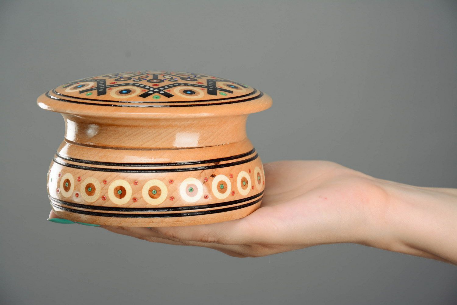 Wooden box inlaid with beads and nacre photo 5