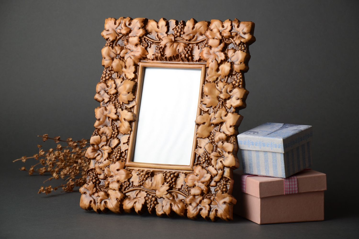 Beautiful wooden photo frame with carving 10x15 photo 1
