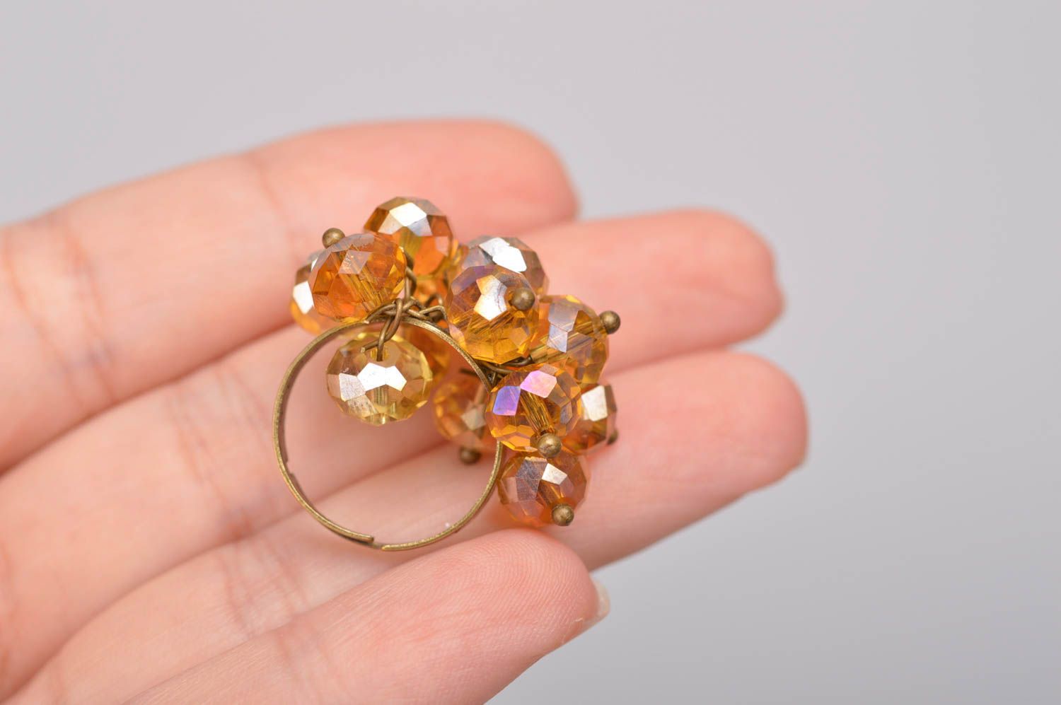 Металлическое кольцо ручной работы с бусинами авторское Золотой блеск  фото 2