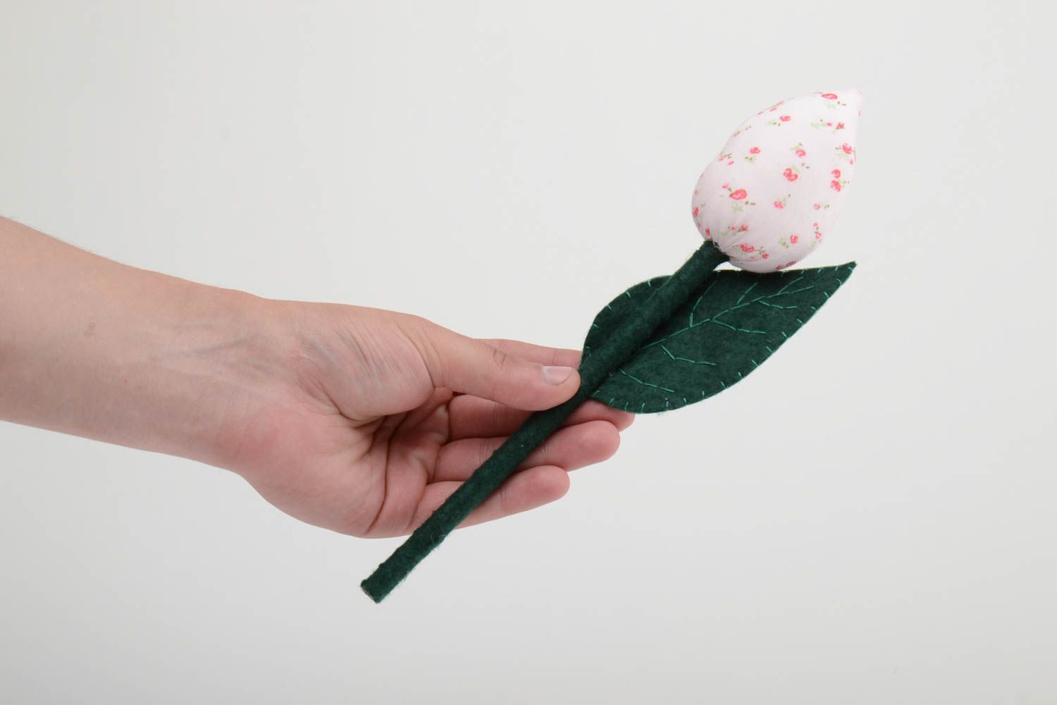 Мягкая игрушка цветок из ткани тюльпан белый на зеленом стебле ручная работа фото 5