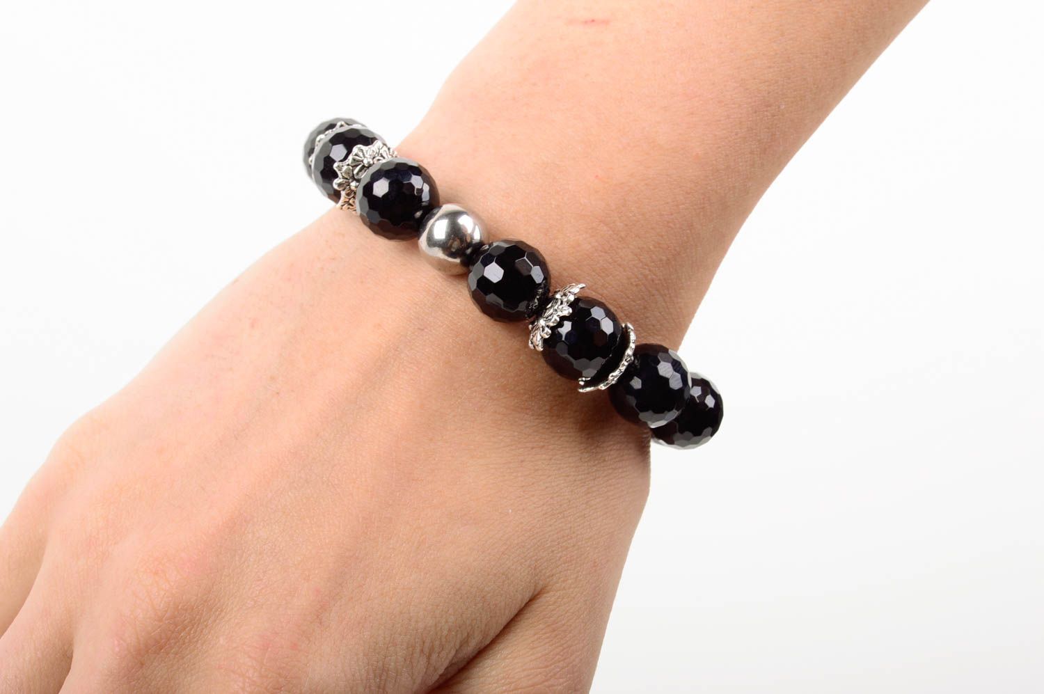 Bracelet en pierres naturelles fait main noir élégant Cadeau pour femme photo 2
