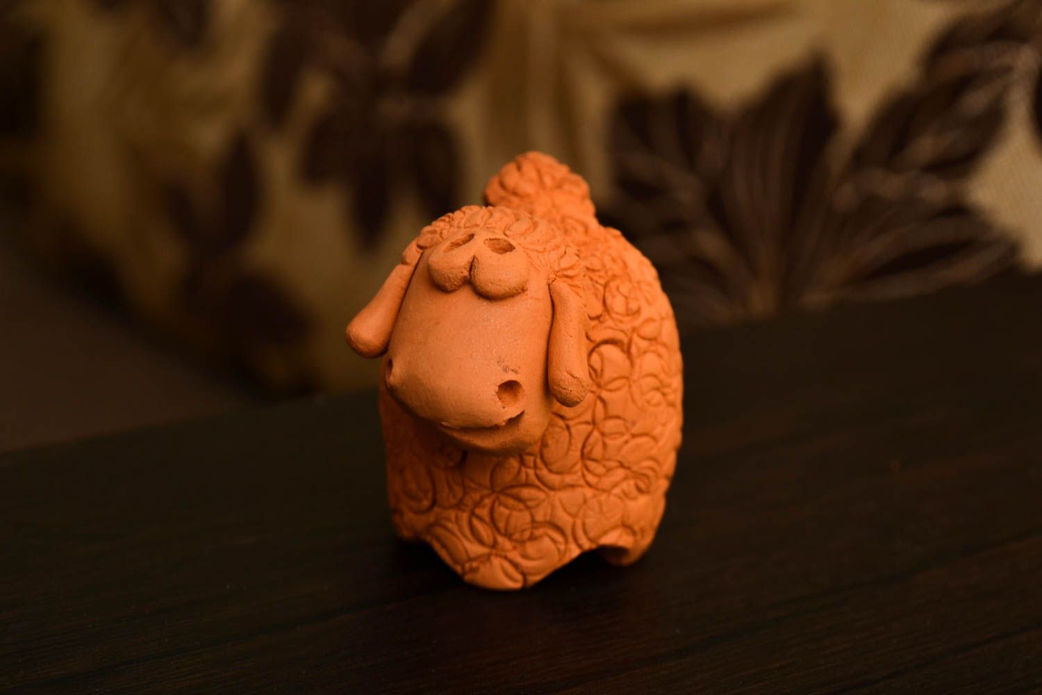 Figurina fatta a mano statuina in ceramica souvenir animaletto in terracotta foto 1