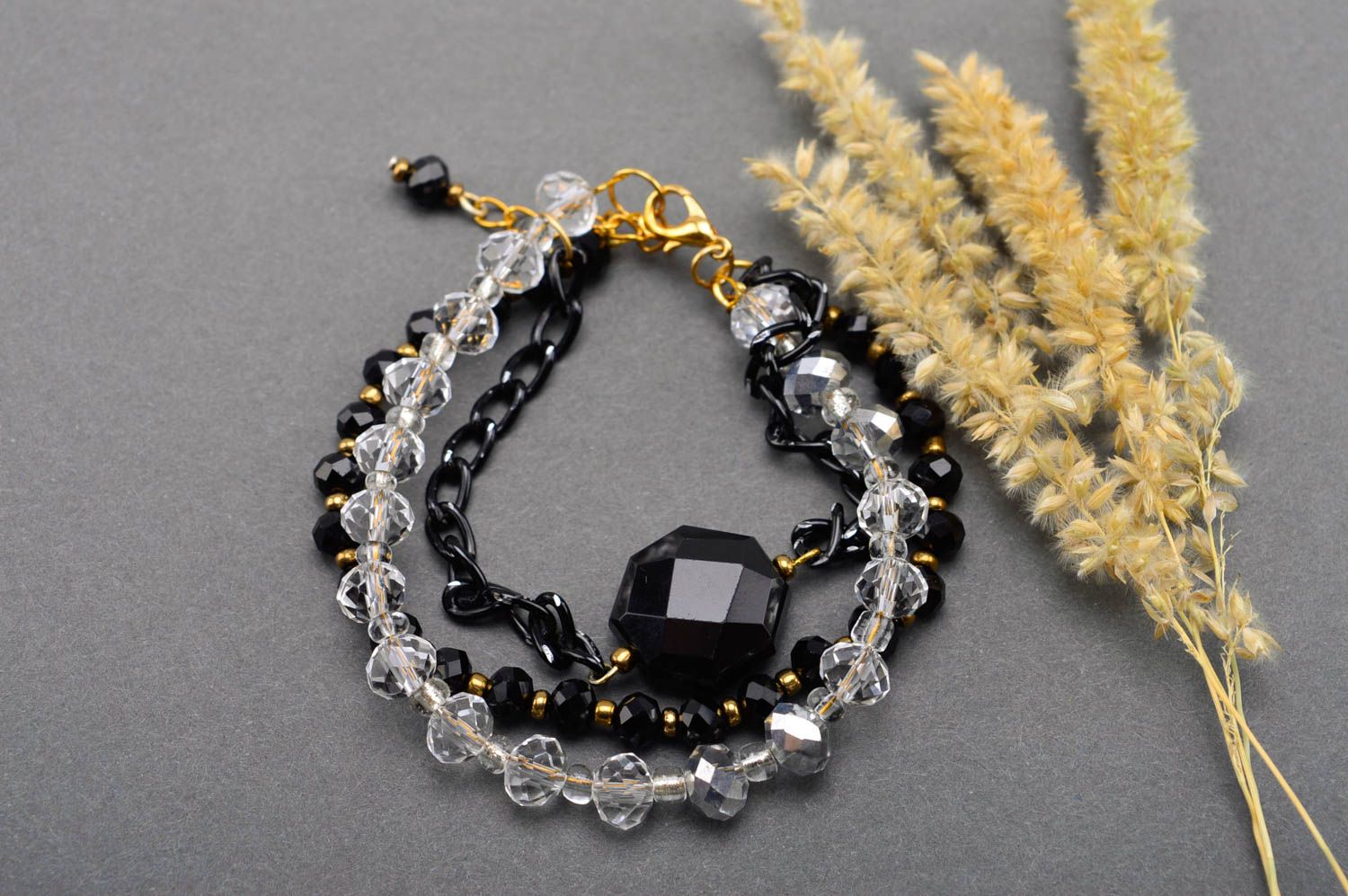 Handmade black and transparent beads bracelet on-chain for women photo 1