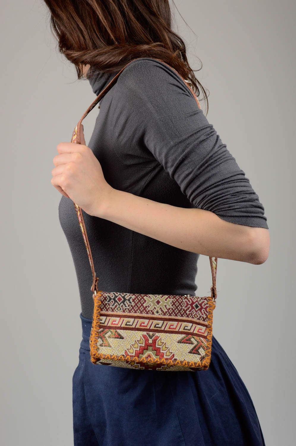 Handgefertigte Designer Tasche originelle Stoff Umhängetasche Damen Accessoire foto 1
