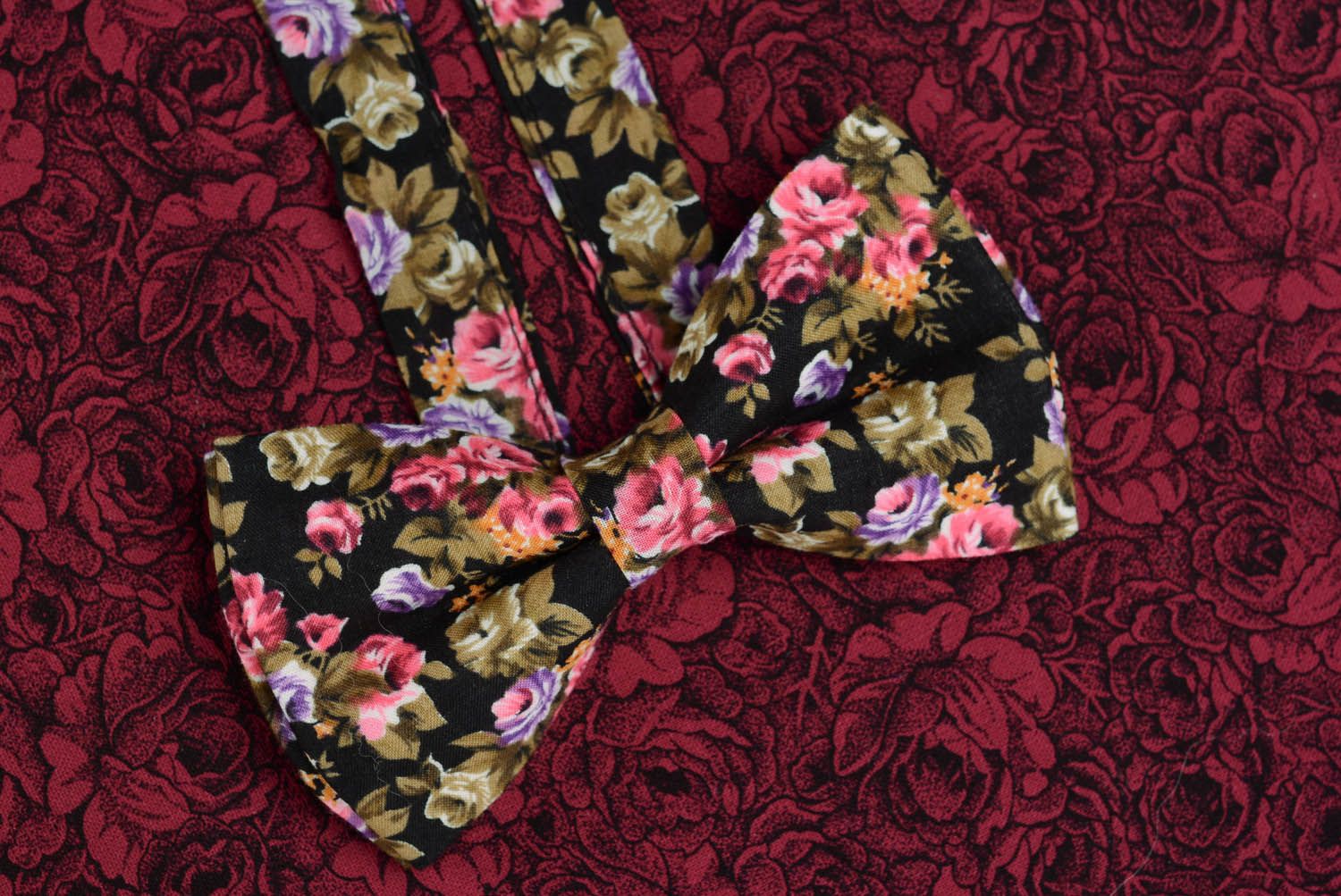 Black bow tie with roses photo 3