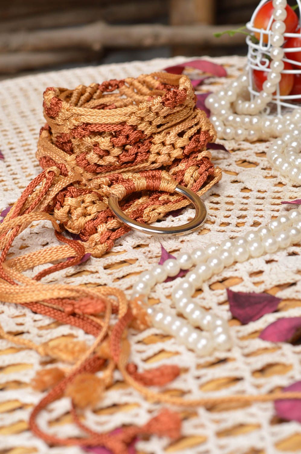 Пояс из шнурков плетеный ручной работы женский оранжево-кофейный с застежкой фото 1
