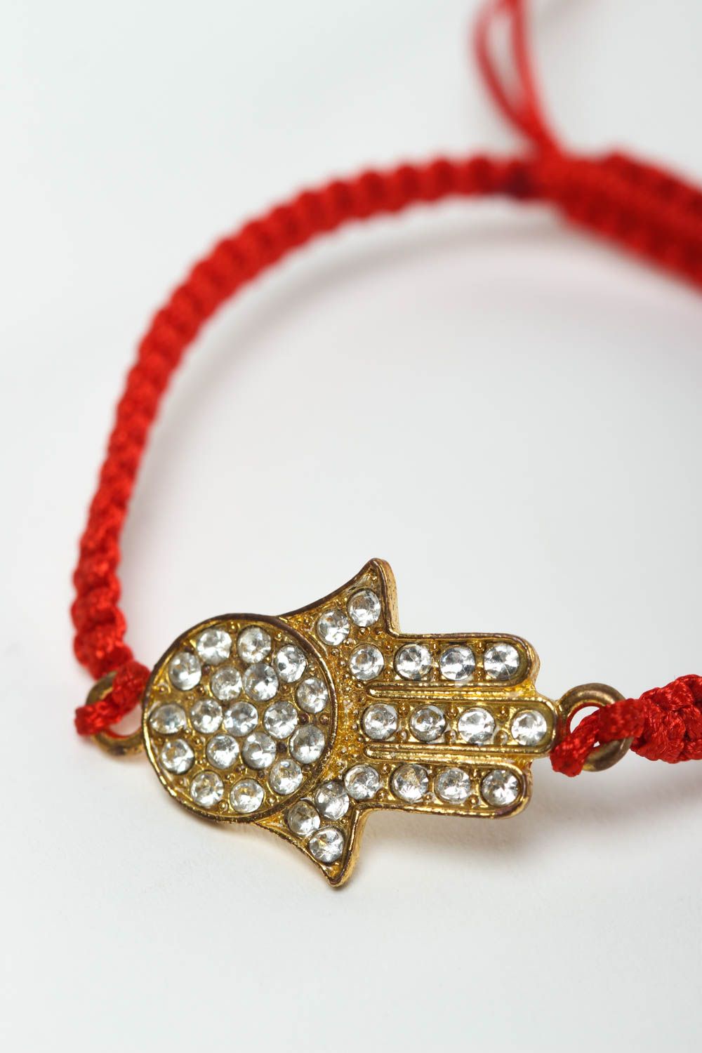 Bracelet en fils Bijou fait main khamsa rouge design fin Accessoire femme photo 3