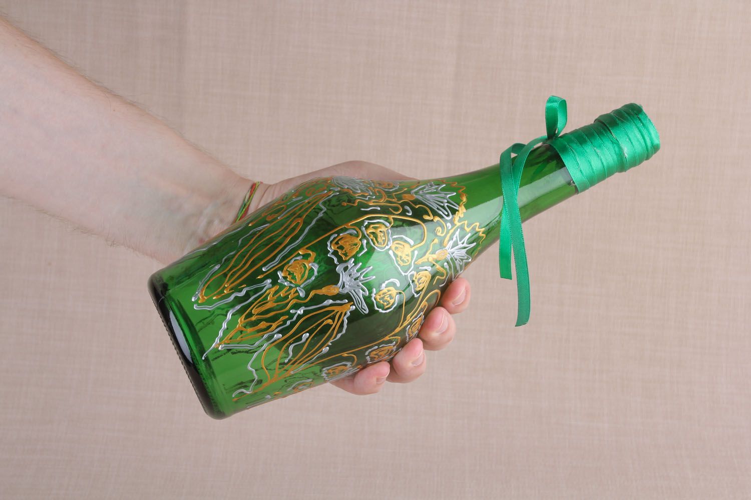 Стеклянная бутылка с витражной росписью фото 5