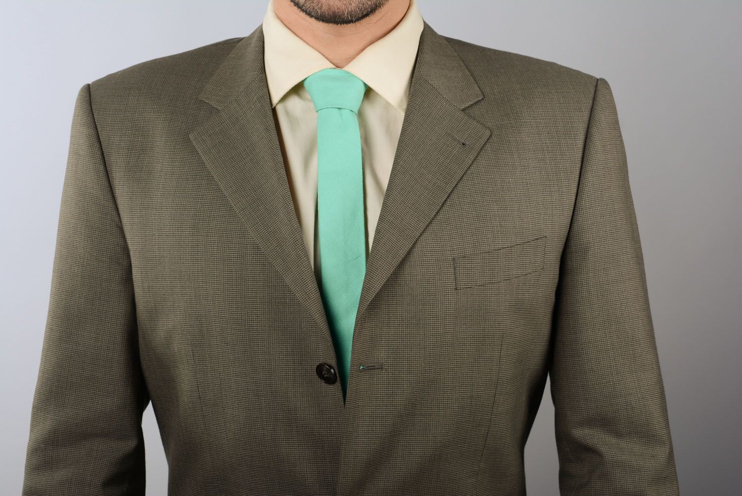 Cravate menthe en lin faite main photo 4