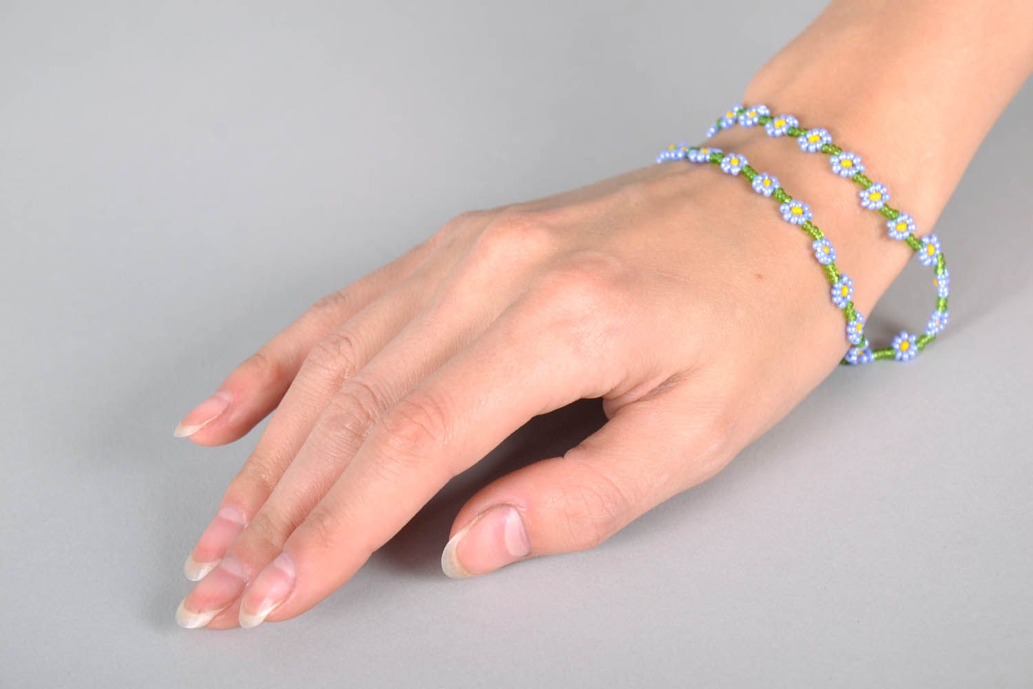 Collier-bracelet en grains de verre fait main  photo 4