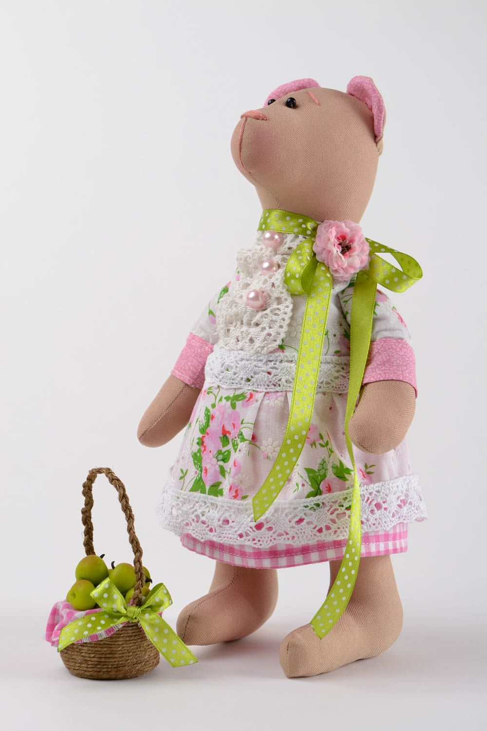 Мягкая игрушка кукла ручной работы в виде мишки оригинальный подарок из ткани фото 1