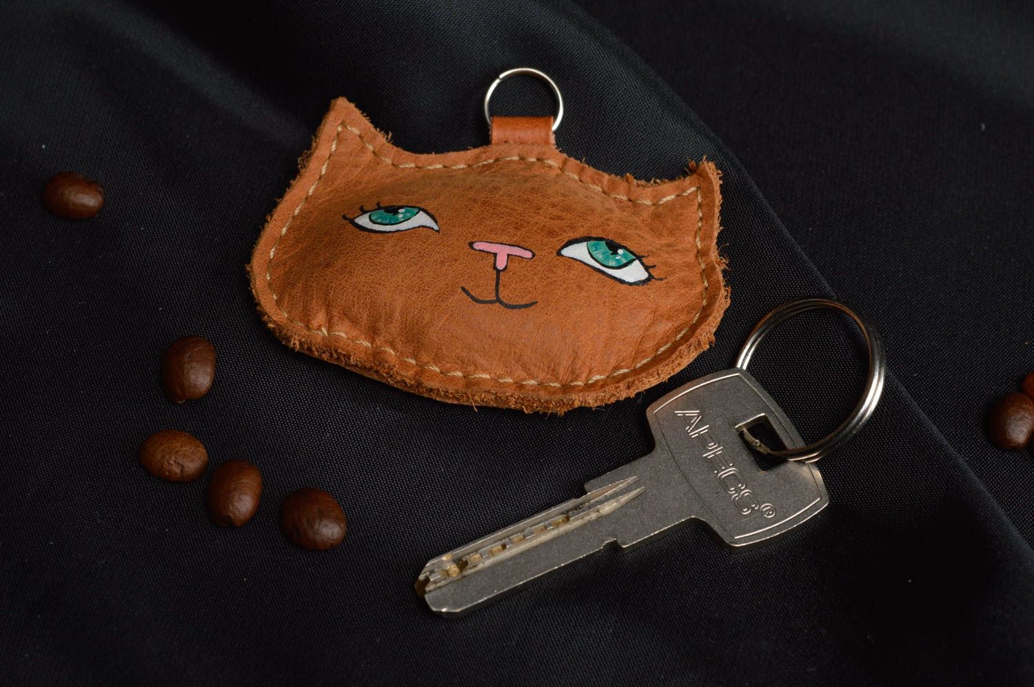 Handmade Schlüsselanhänger aus Leder hübsche Katze künstlerisch lustig schön foto 1