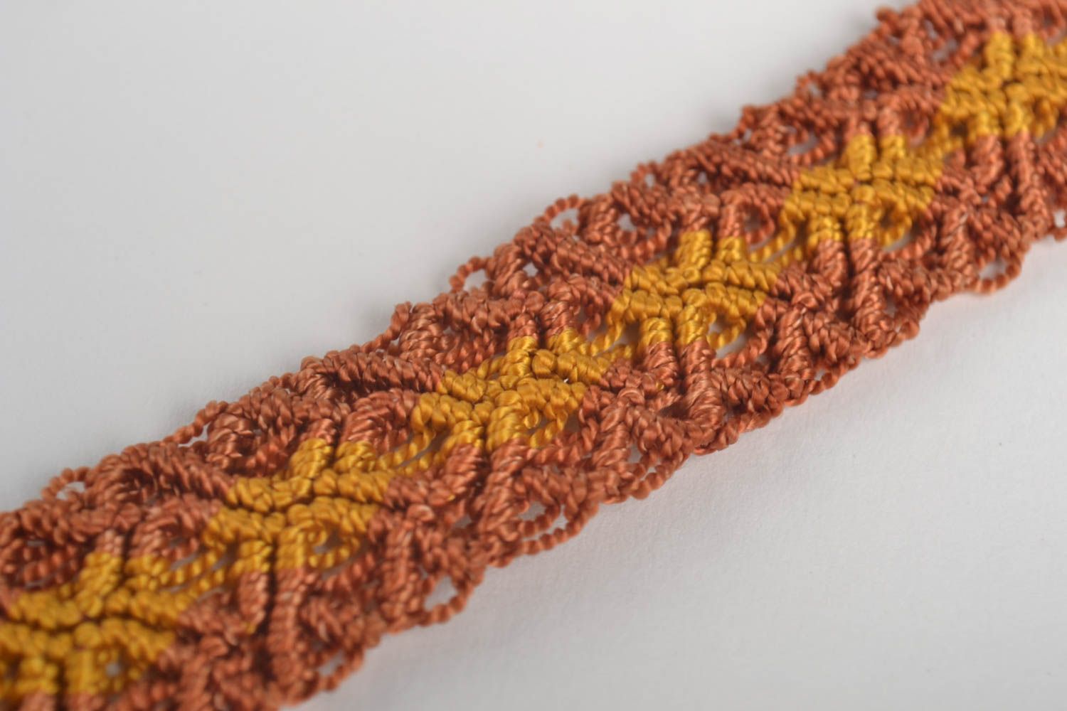 Модный браслет ручной работы широкий браслет из ниток плетеный браслет макраме фото 4