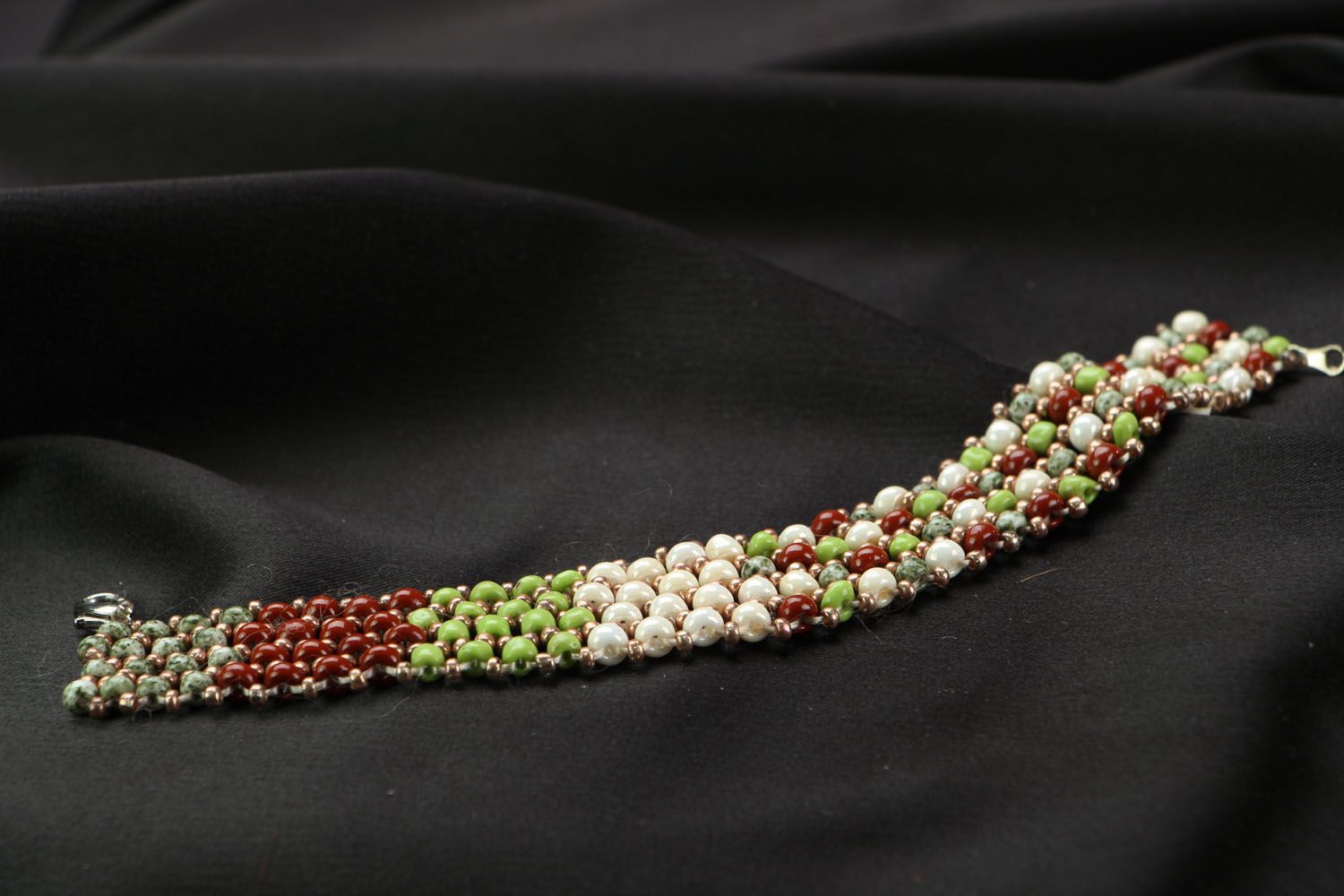 Woven bead bracelet photo 2
