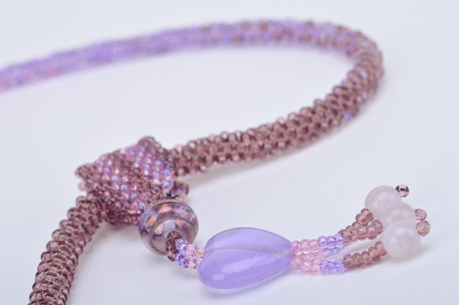 Collier spirale en perles de rocaille mauve fait main cadeau pour femme photo 5