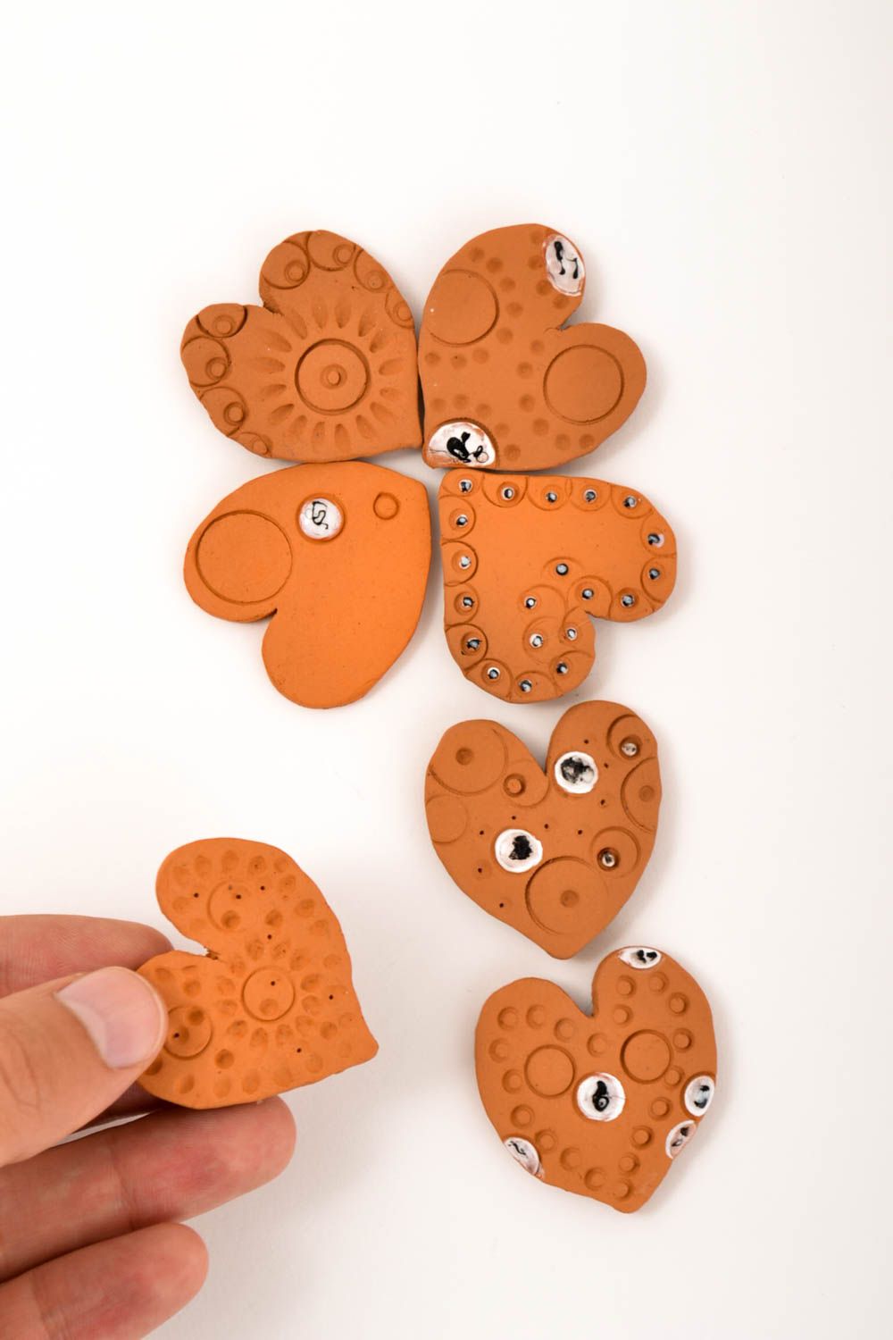 I magneti da frigo fatti a mano in ceramica set di 7 pezzi a forma di cuore foto 5