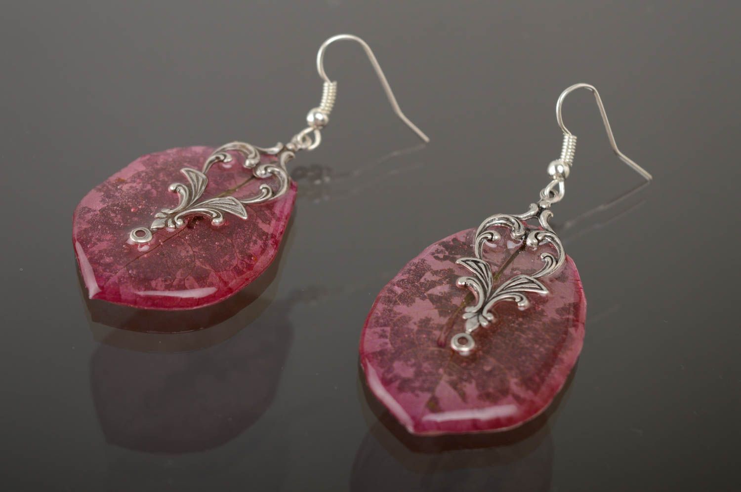 Real flower earrings coated with epoxy photo 1