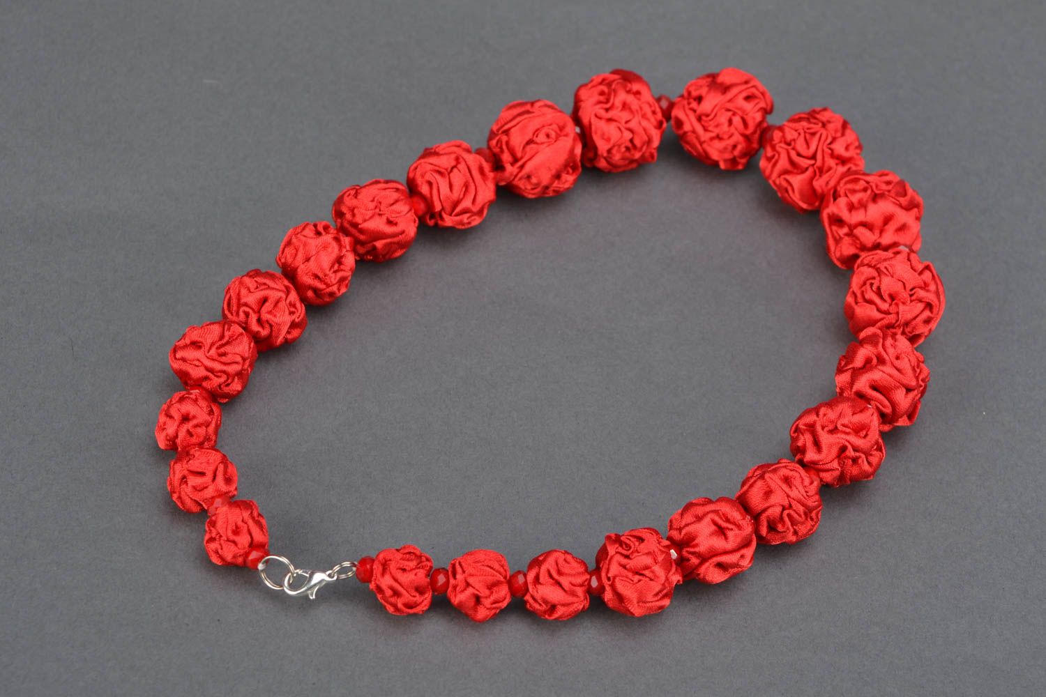 Red satin fabric bead necklace photo 4