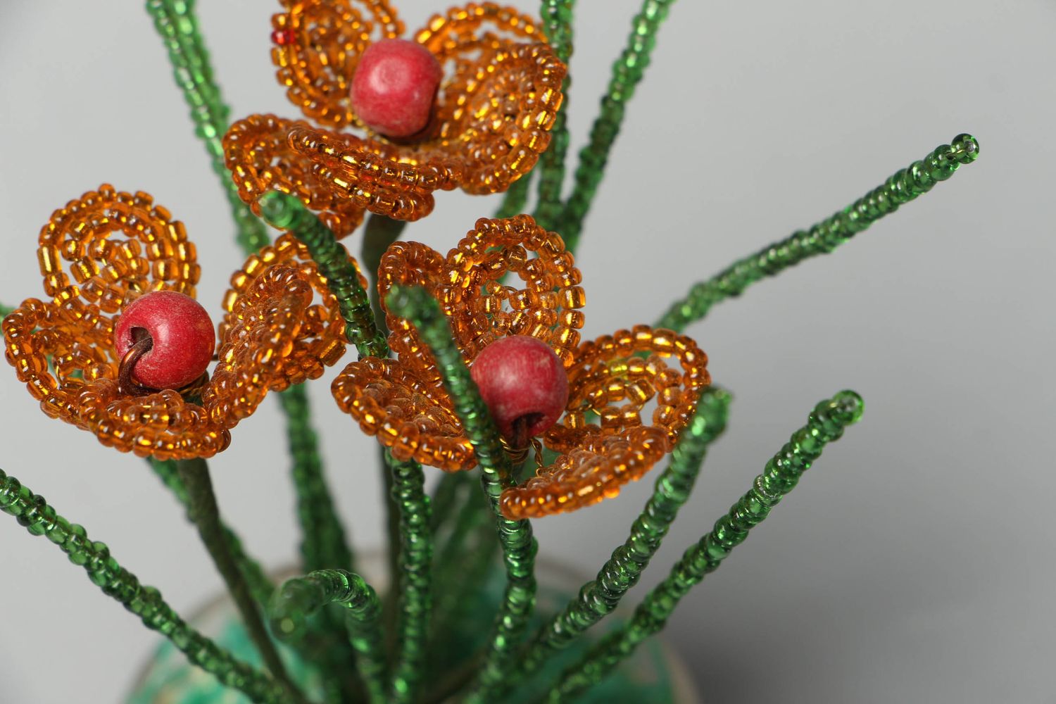 Fiori fatti a mano fiori decorativi intrecciati con perline decorazioni casa foto 3